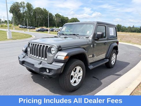 Used 2020 Jeep Wrangler Sport AWD/4WD image 3