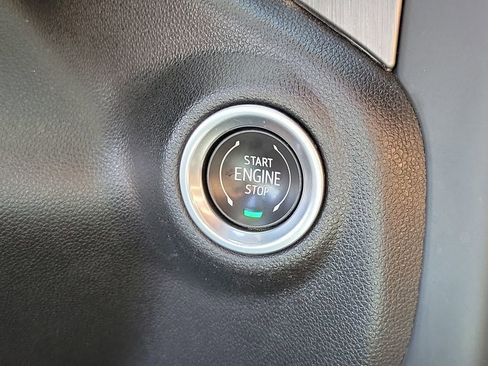 Used 2022 GMC Sierra 2500 Denali w/ Denali Ultimate Package image 28