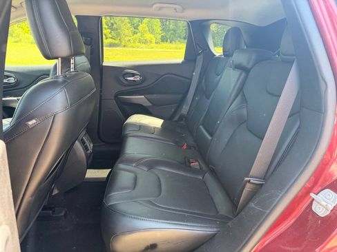Used 2020 Jeep Cherokee Latitude Lux w/ Trailer Tow Group AWD/4WD image 9