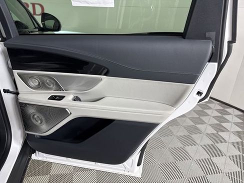 New 2026 Lincoln Nautilus Reserve image 24