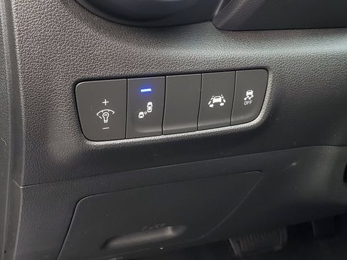 Used 2021 Hyundai Kona Limited FWD image 10