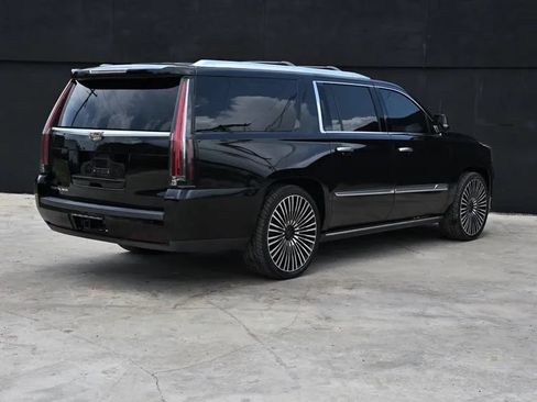 Used 2016 Cadillac Escalade ESV Premium RWD image 5