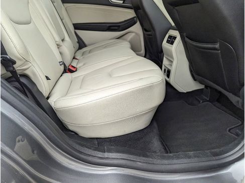 Used 2022 Ford Edge Titanium image 31