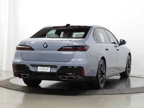 Used 2023 BMW 760i xDrive w/ Luxury Rear Seating Package AWD/4WD image 12