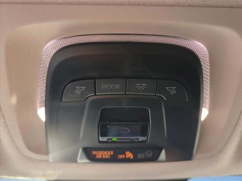 Used 2025 Toyota Corolla LE image 24