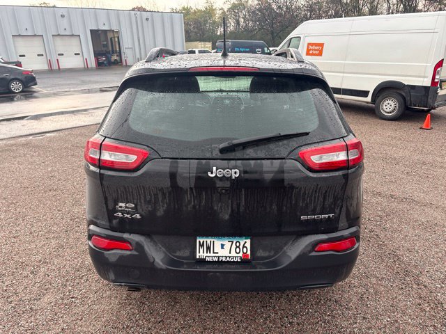 Used 2016 Jeep Cherokee Sport w/ Cold Weather Group AWD/4WD image 9