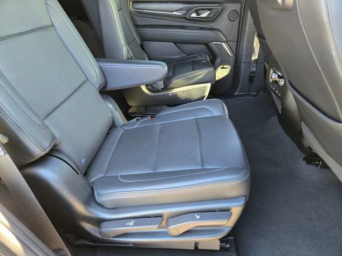Used 2023 GMC Yukon Denali w/ Denali Reserve Package image 17