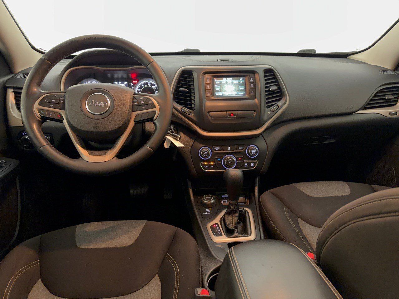 Used 2017 Jeep Cherokee Sport AWD/4WD image 17