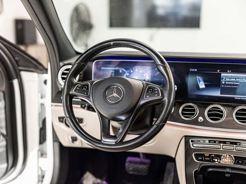 Used 2018 Mercedes-Benz E 400 4MATIC Sedan image 37