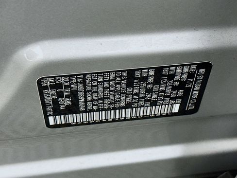 Used 2023 Nissan Rogue SV image 12