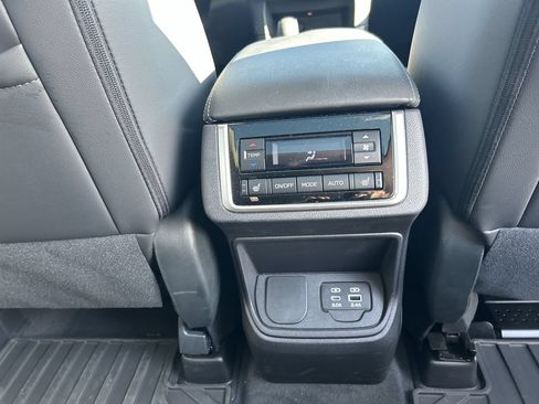 Used 2026 Subaru Ascent Limited AWD/4WD image 20