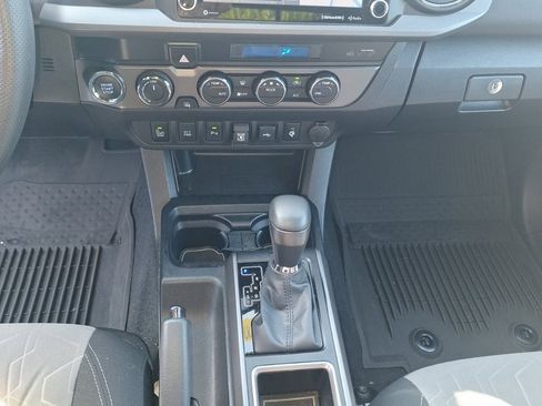 Used 2023 Toyota Tacoma TRD Off-Road w/ Advanced Technology Package image 11