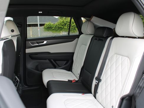 New 2025 Volkswagen Atlas Cross Sport SEL Premium R-Line image 17