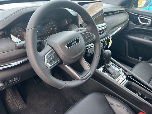 New 2026 Jeep Compass Latitude image 9
