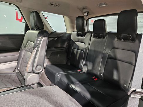 Used 2024 Nissan Pathfinder Platinum AWD/4WD image 38