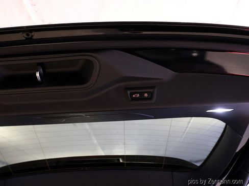 Certified 2025 BMW X7 xDrive40i w/ M Sport Package image 34