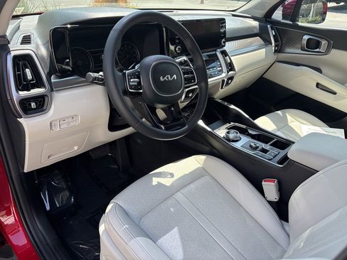Used 2023 Kia Sorento EX FWD image 9