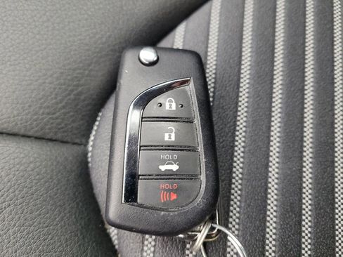 Used 2023 Toyota Camry SE image 32