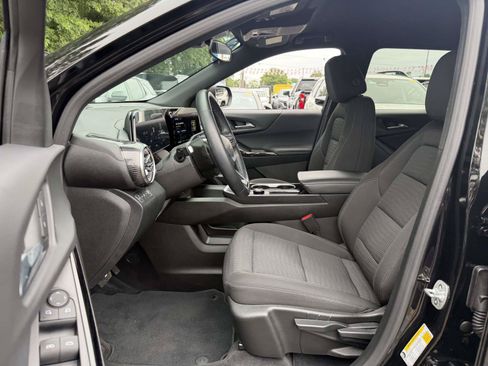 Used 2026 Chevrolet Equinox LT AWD/4WD image 8
