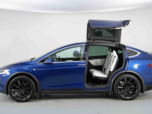 Used 2019 Tesla Model X 75D image 45