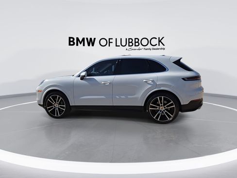 Used 2024 Porsche Cayenne AWD/4WD image 6