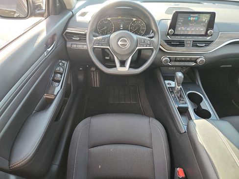 Certified 2023 Nissan Altima 2.5 SV FWD image 11
