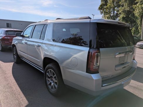Used 2018 GMC Yukon XL Denali w/ Open Road Package AWD/4WD image 4