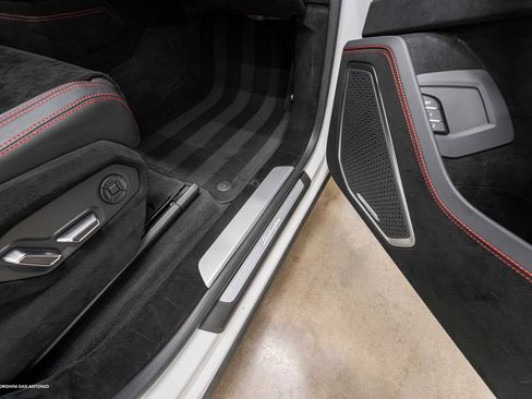 Used 2023 Lamborghini Urus Performante image 37