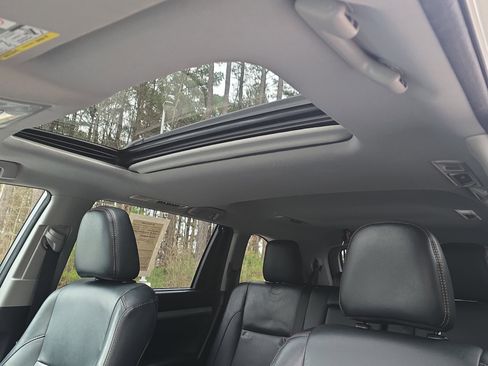 Used 2018 Toyota Highlander XLE image 29