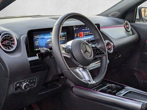 Certified 2025 Mercedes-Benz GLA 250 image 8