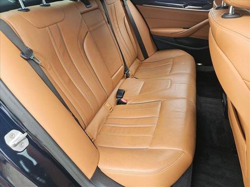 Used 2020 BMW 530i w/ Premium Package RWD image 19