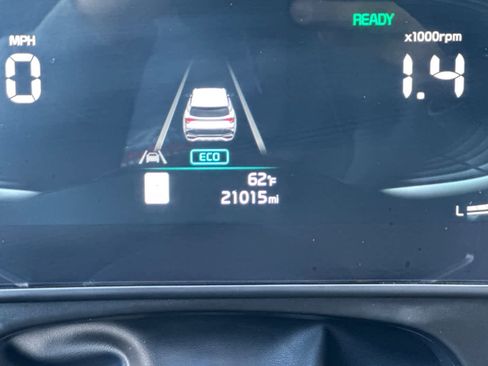 Used 2025 Kia Sportage EX image 24