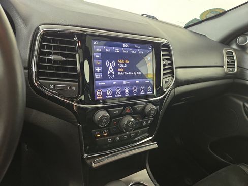 Certified 2020 Jeep Grand Cherokee Altitude AWD/4WD image 22