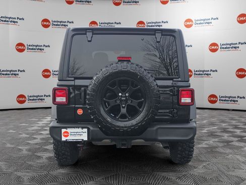 Used 2021 Jeep Wrangler Sport image 6