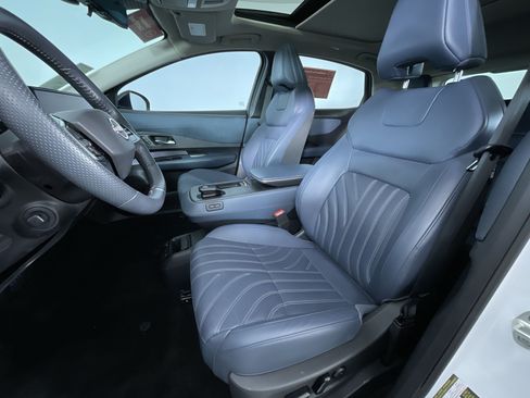 Certified 2024 Nissan Ariya AWD image 15