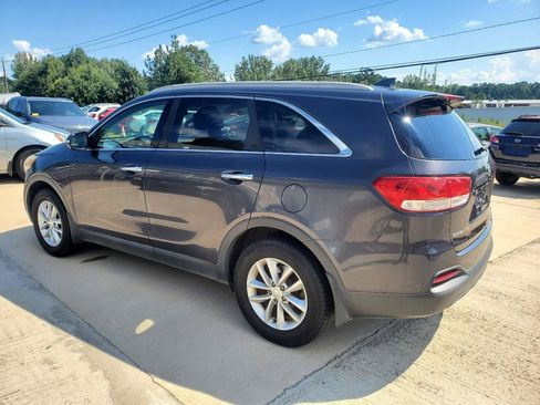 Used 2018 Kia Sorento FWD image 12