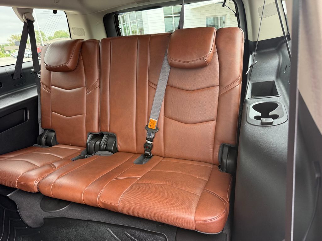 Used 2018 Cadillac Escalade ESV Premium Luxury w/ LPO, Radiant Package AWD/4WD image 27