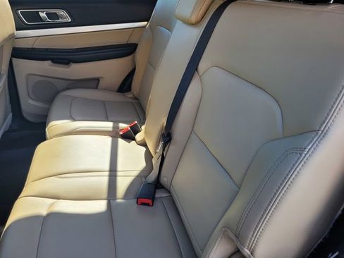 Used 2017 Ford Explorer XLT w/ Equipment Group 202A image 13
