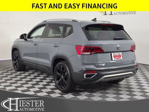 Used 2022 Volkswagen Taos SE AWD/4WD image 6