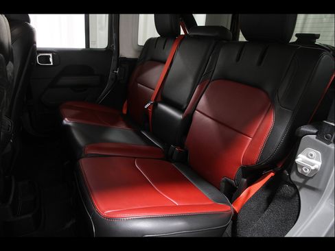 Used 2023 Jeep Wrangler Unlimited Rubicon 4xe AWD/4WD image 23