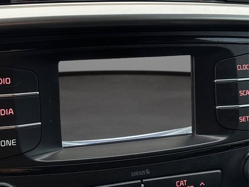 Used 2016 Kia Sorento LX image 28