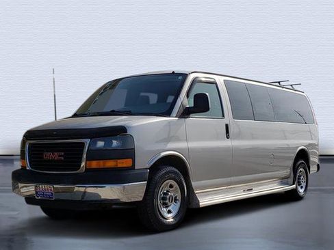 Used 2009 GMC Savana 3500 Extended Passenger w/ LT Preferred Equipment Group image 1