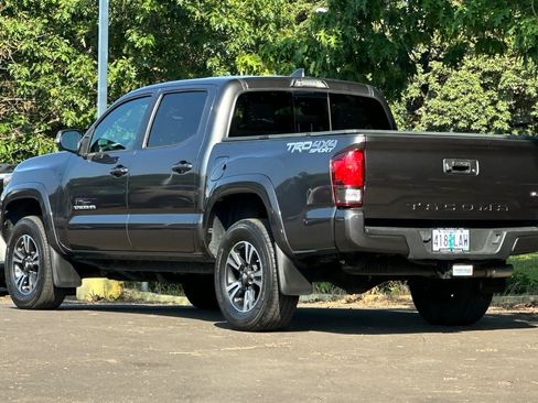 Used 2019 Toyota Tacoma TRD Sport AWD/4WD image 6