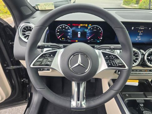 New 2026 Mercedes-Benz GLB 250 4MATIC image 14