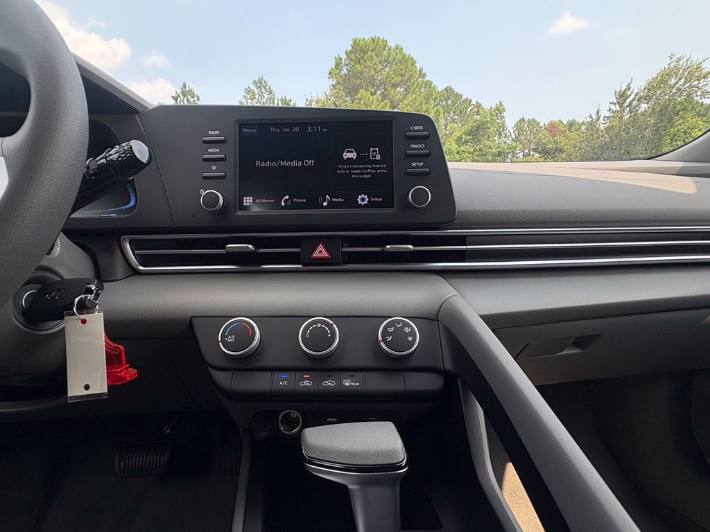 New 2026 Hyundai Elantra SE FWD image 13