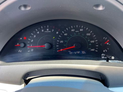 Used 2009 Toyota Camry LE FWD image 16