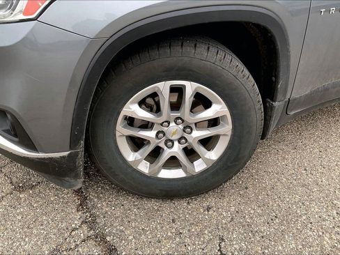 Used 2018 Chevrolet Traverse LT AWD/4WD image 4
