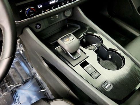 Used 2025 Nissan Rogue SV w/ SV Premium Package FWD image 18