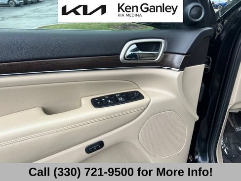 Used 2017 Jeep Grand Cherokee Limited AWD/4WD image 25