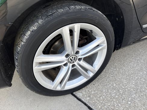 Used 2013 Volkswagen Passat TDI SEL Premium image 5